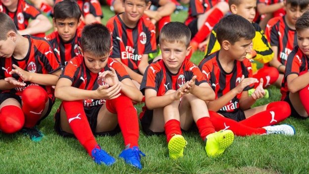 Milan Academy Junior Camp за юбилеен 10-и път в България