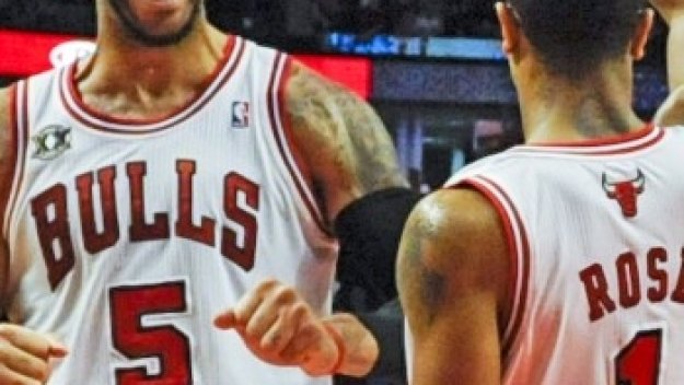 Бузър взе първа победа с Чикаго