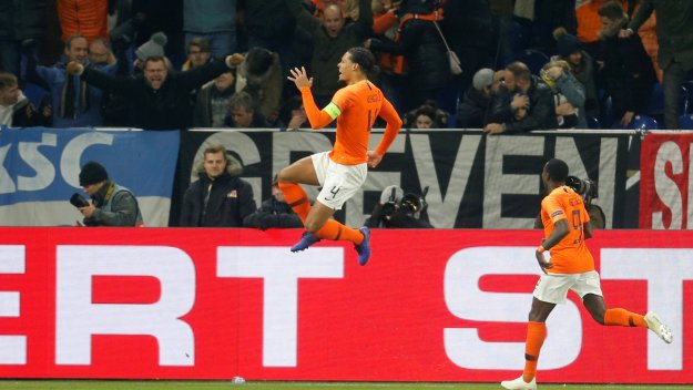 Драма в Гелзенкирхен! Лалетата разцъфнаха в края и след 2:2 са на полуфинал