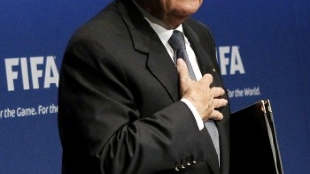 Блатер омаловажи скандала с корупция