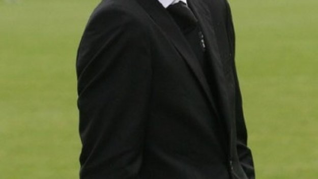 Никола Спасов е сред фаворитите за нов наставник на Славия