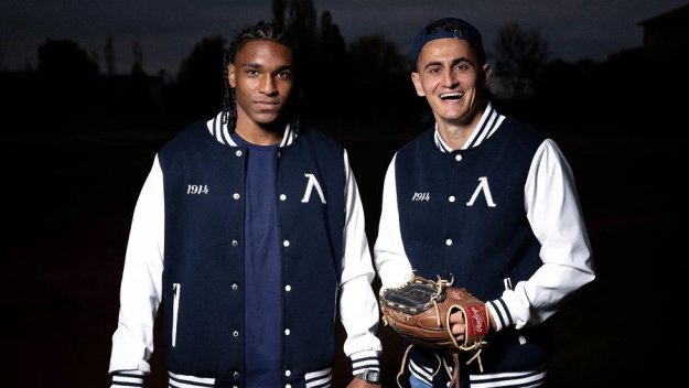 Левски „заигра“ американски футбол преди Вечното дерби с ЦСКА