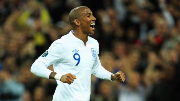 Ашли Йънг: Аз и Уейн Руни ще ударим здраво Европа