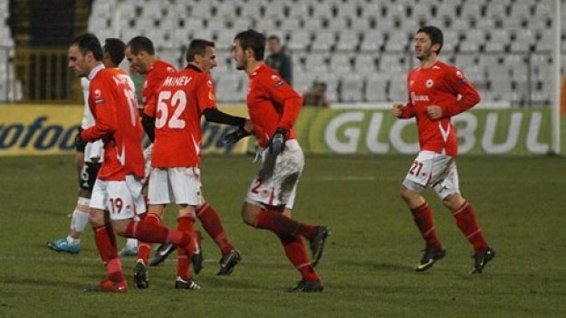 Армейците играят с Чавдар в Правец