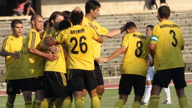 Ботев Пловдив с класика над Славия