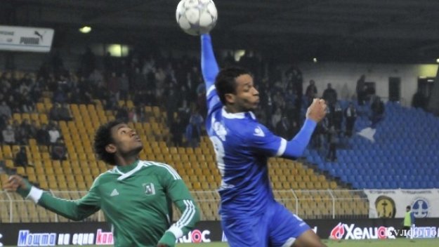 Черноморец продаде Асис на азери