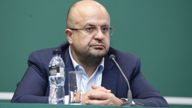 Член на Изпълкома на БФС напусна заседанието минути след началото му