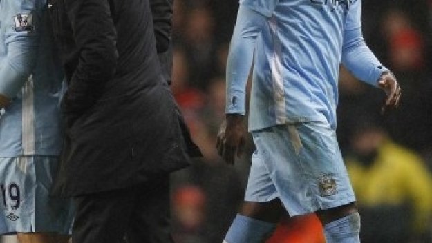 Марио Балотели се оказа върл фен на уличните котки