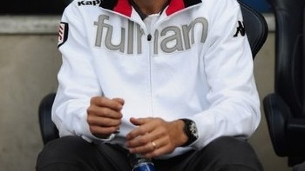 Шварцер не е изгубил надежда, че ще премине в Арсенал