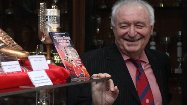 ЦСКА поздрави рожденика Петър Жеков