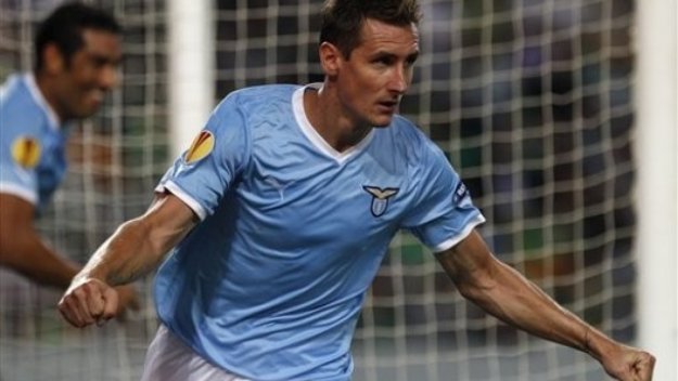 Клозе преподписа с Лацио за още 1 г.