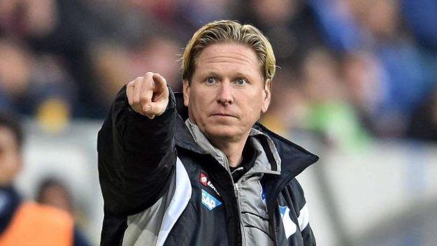 Хофе разкара треньора