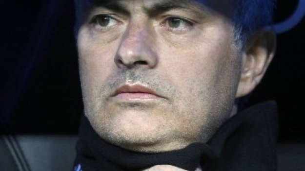 Моуриньо закръгля 100 мача в Севиля утре