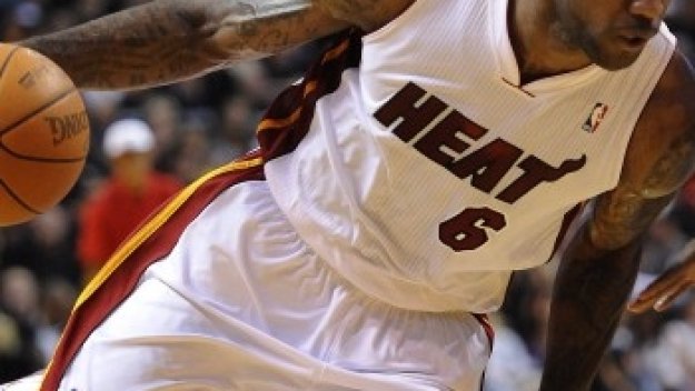 ЛеБрон избухна с 51 точки в Орландо