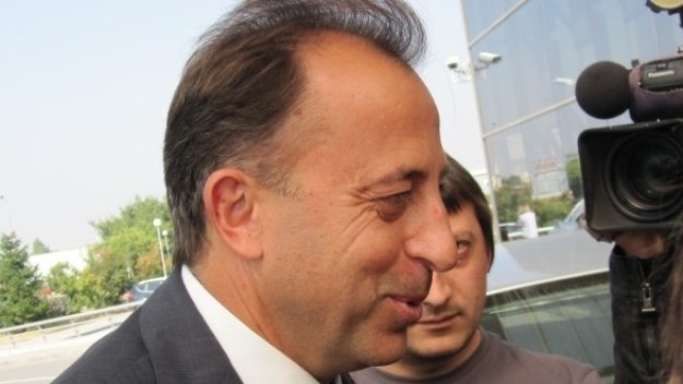 Венци Живков клевети Батков пред УЕФА