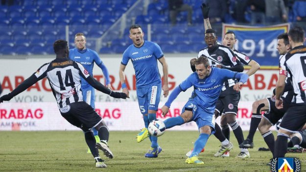 Скандал на "Герена"! Играчите на Левски едва не се сбили 