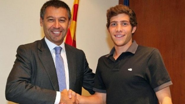 Младок преподписа с Барса до 2015-а