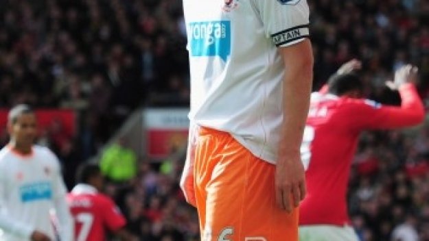 Ливърпул предлага футболисти на Блекпул като част от трансфера на Адам