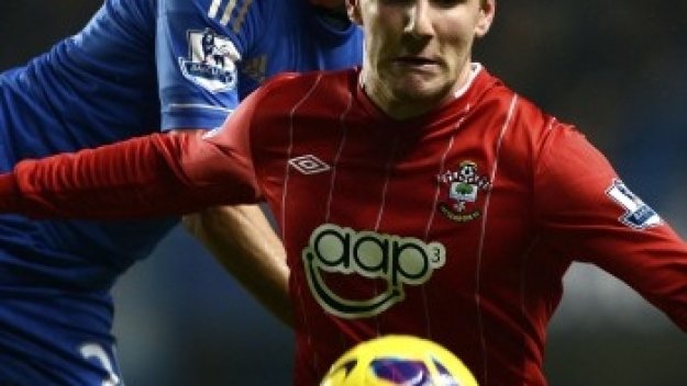 Челси взима Люк Шоу за заместник на Ашли Коул