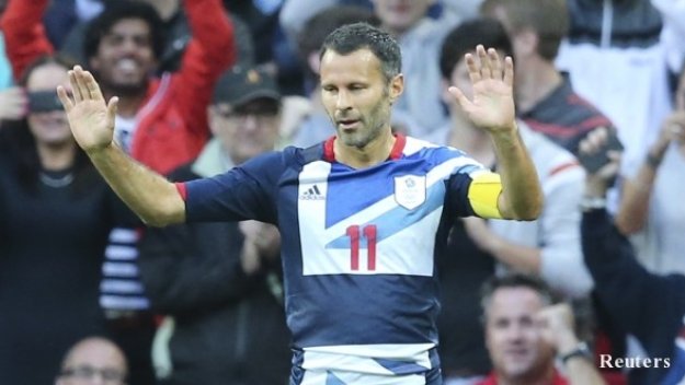 Гигс омаловажи проблема с английския химн