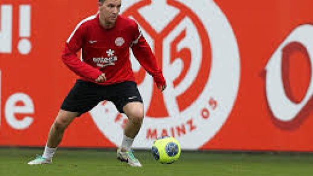 Неделев обявен за трансферна издънка