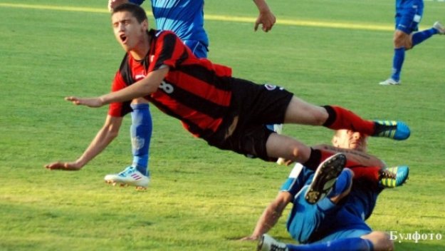 Славия подписа с Владислав Романов