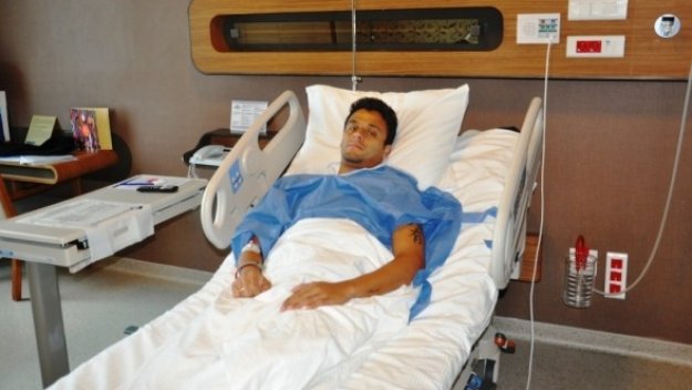 Новото попълнение на ЦСКА започна рехабилитация на оперираното си рамо