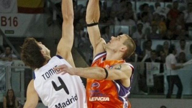 Реал Мадрид в топ 4 на Евролигата след 15 години