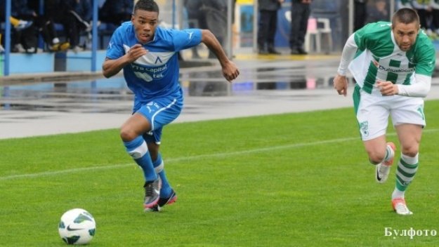 Супер Гари дърпа Левски към титлата