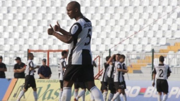 Защитник на Локо Пловдив не иска повече да бъде &quot;смърф&quot;