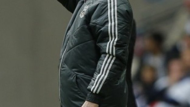 Бъдещето на Кени Далглиш остава неясно