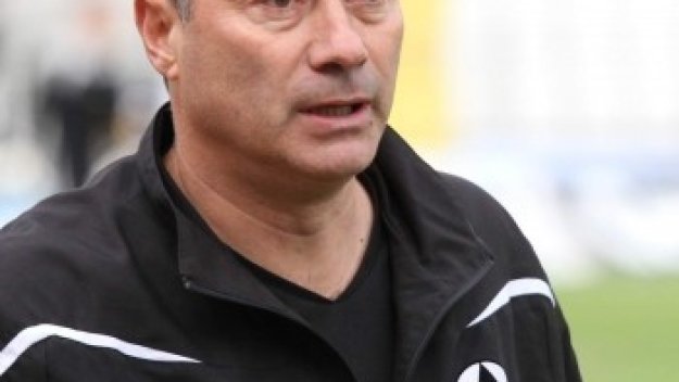 Шведски халф на проби в Локо Пловдив