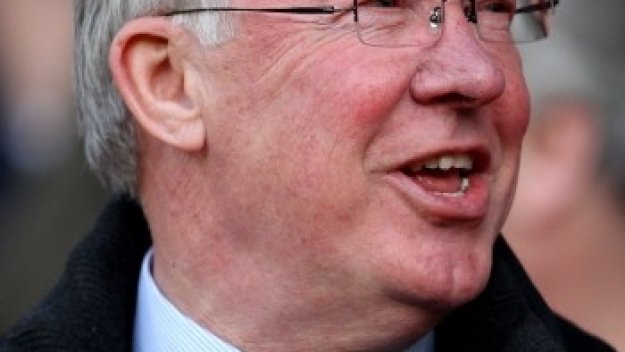 Сър Алекс беснее срещу съдията заради неотсъдена дузпа и жълт картон