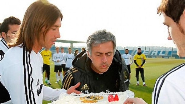 Изненадаха Жозе с торта за ЧРД