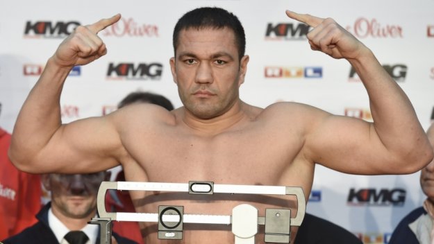 Кобрата: Няма да се женя за Андреа, ако нокаутирам Кличко