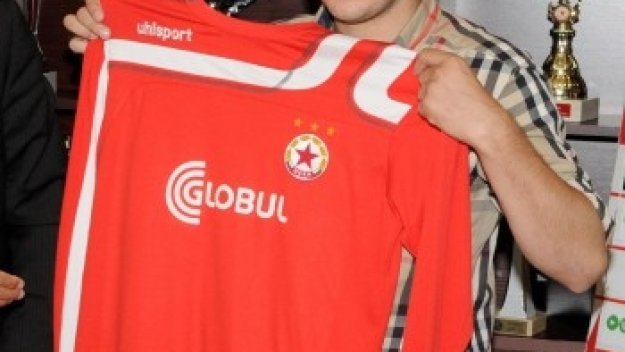 Янис Зику ще вземе екипа с №10 или №27 в ЦСКА