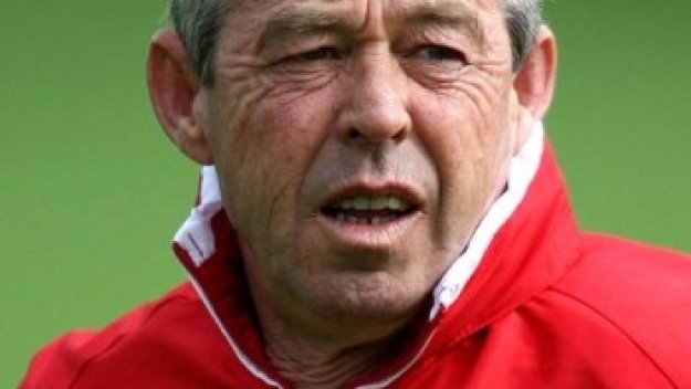 В Уелс се точат за победа срещу нашите