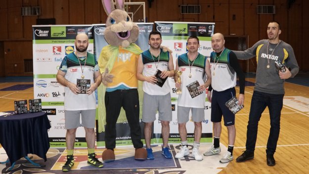 BAYER и Стоян Петков спечелиха купата на Holiday Heroes