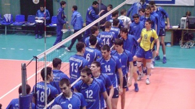 Туроператор удря рамо на Левски