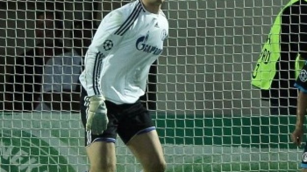 Нойер: Аз съм капитан на Шалке, няма да дезертирам