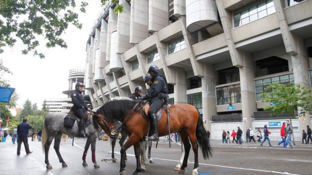 Пазят "Бернабеу" още от днес