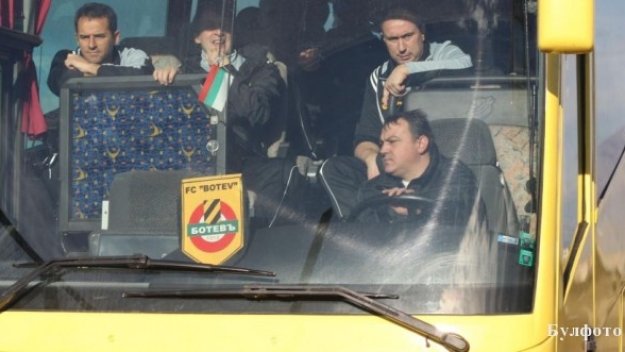 Мъри Стоилов: Не ме интересува как ще играе Левски