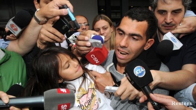 В Англия: Тевес отива в Милан