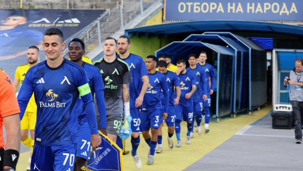 Левски трябва здраво да натиска педала в две посоки