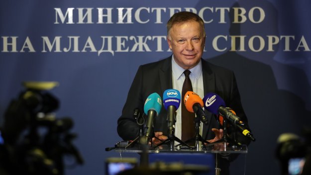 Шеф в БФС: Ако не бяхме уведомили УЕФА, можеше да се стигне до световен проблем