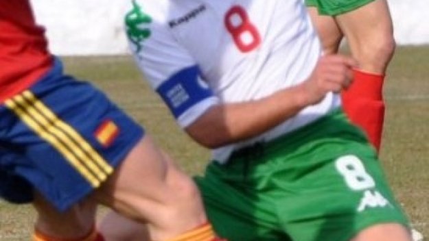 Наполи и Пескара в битка за Никола Колев