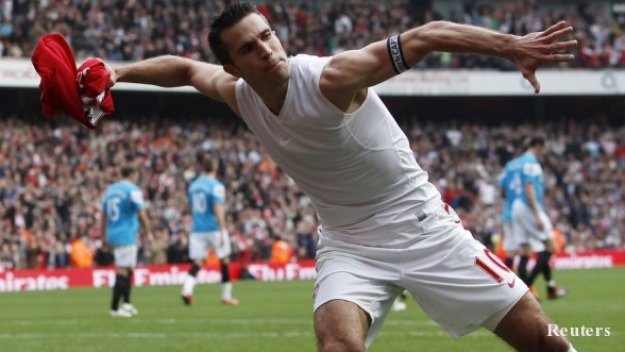 Ван Перси няма да напуска Арсенал през зимата