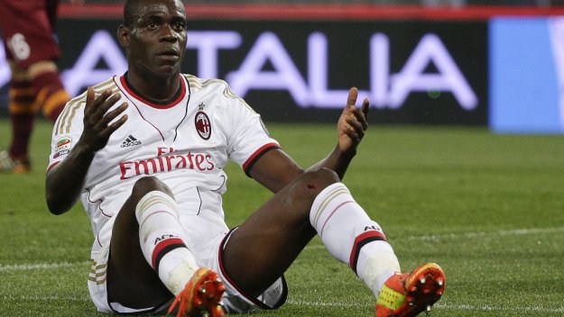 Величието на Милан си тръгва заедно с Балотели