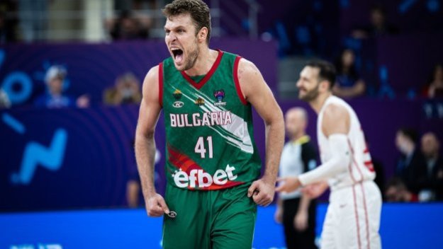 Куп признания за Везенков, изпреварва суперзвезди