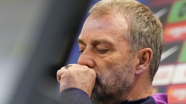 Барса обяви дали Ханзи Флик напуска "Камп Ноу"